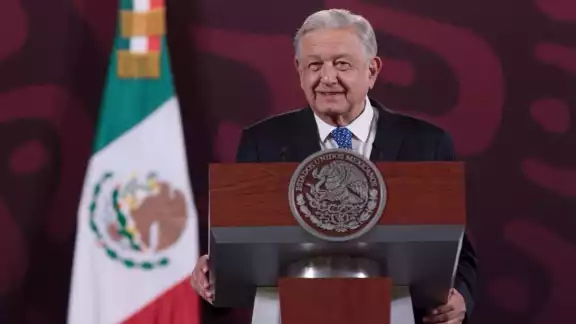 El Presidente de la república ironizó que compra de bots en Argentina apoyará la economía de aquel país