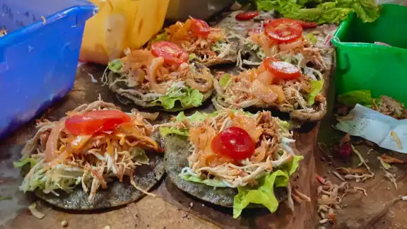 Se tendrá gran variedad de ingredientes para los panuchos Se tendrá gran variedad de ingredientes para los panuchos