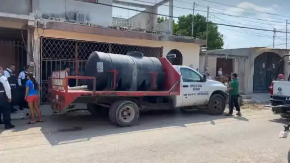 Las vecinos tomaron la calle de la casa del papá exigiéndole que deje de guardar a su hijo Las vecinos tomaron la calle de la casa del papá exigiéndole que deje de guardar a su hijo