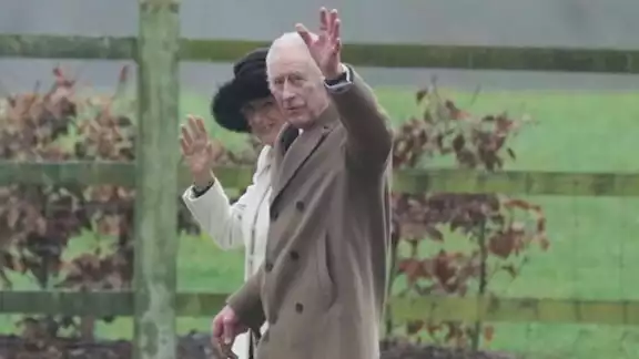 Este domingo se le vio al Rey Carlos llegando a la iglesia de Santa María Magdalena