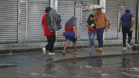 Frente Frío Número 8 ocasionará lluvias fuertes a muy fuertes en la Península de Yucatán