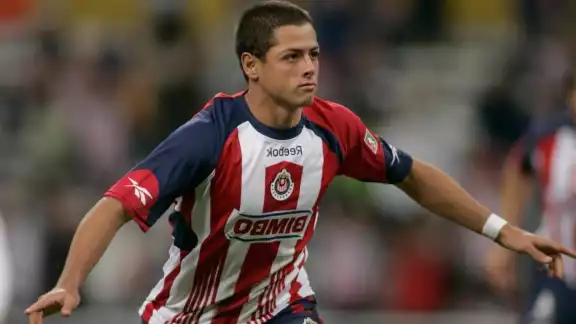 Javier Hernández se quedó sin equipo a finales del 2023, luego de no renovar con el Galaxy de Los Ángeles (MLS), por lo que inmediatamente se le vinculó con el 'Rebaño Sagrado'
Javier Hernández se quedó sin equipo a finales del 2023, luego de no renovar con el Galaxy de Los Ángeles (MLS), por lo que inmediatamente se le vinculó con el 'Rebaño Sagrado'