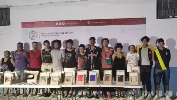 Las 13 personas fueron detenidas por presunto narcomeudeo en Cancún