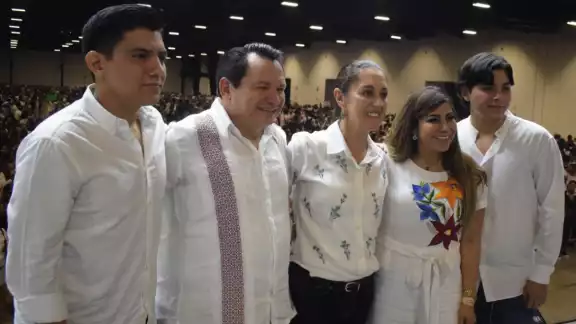 Joaquín Díaz Mena arrancó su precampaña en compañía de Claudia Sheinbaum