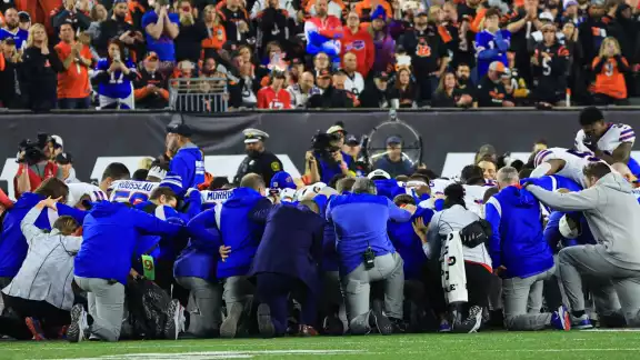 Dammar Hamlin preocupa a los Bills de Buffalo y a la NFL tras la lesión que lo mandó al hospital en estado crítico Dammar Hamlin preocupa a los Bills de Buffalo y a la NFL tras la lesión que lo mandó al hospital en estado crítico