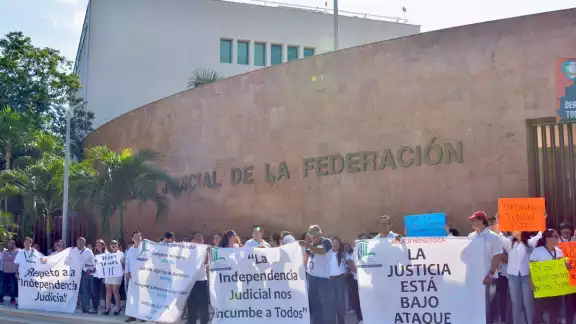 Trabajadores del PJF se manifestaron en Cancún