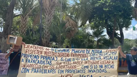 Los ejidatarios no se moverán del lugar hasta ser atendidos Los ejidatarios no se moverán del lugar hasta ser atendidos