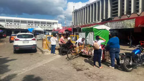 Locatarios prefirieron tomarse el día este lunes luego de la cena de Nochebuena
