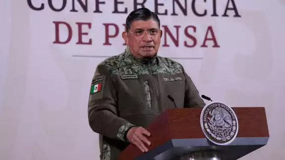 Luis Cresencio sandoval, titular de Sedena, informó que el militar detenido por el incidente en Ensenada, Baja California, es investigado por el delito de desobediencia Luis Cresencio sandoval, titular de Sedena, informó que el militar detenido por el incidente en Ensenada, Baja California, es investigado por el delito de desobediencia