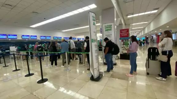 Algunos de los vuelos de las diferentes empresas áreas en el aeropuerto de Mérida se vieron afectadas Algunos de los vuelos de las diferentes empresas áreas en el aeropuerto de Mérida se vieron afectadas