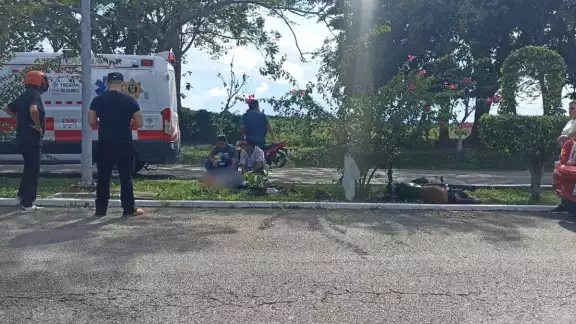 Familiares y conocidos de la afectada acudieron en su ayuda y uno de ellos la acompañó al nosocomio