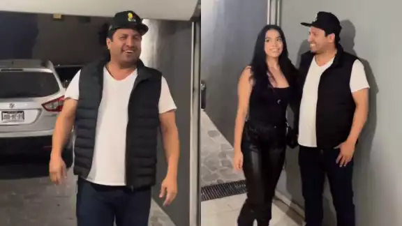 Julión Álvarez saludó a los jóvenes y se tomó fotografías con ellos Julión Álvarez saludó a los jóvenes y se tomó fotografías con ellos