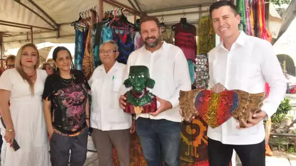 La afluencia no bajó, pues los expositores comentaron que tuvieron un buen movimiento en ventas e interés