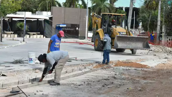 Entre los más perjudicados están locatarios de los puestos de comida, ya que llevan casi cinco meses sin ingresos debido a las obras en el sitio. Entre los más perjudicados están locatarios de los puestos de comida, ya que llevan casi cinco meses sin ingresos debido a las obras en el sitio.