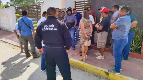 Al llegar al lugar para hacer efectiva la orden, las instalaciones se encontraban cerradas y sin personal Al llegar al lugar para hacer efectiva la orden, las instalaciones se encontraban cerradas y sin personal