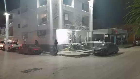 Los hombres, su vehículo y el producto fueron puestos a disposición del Ministerio Público Federal Los hombres, su vehículo y el producto fueron puestos a disposición del Ministerio Público Federal