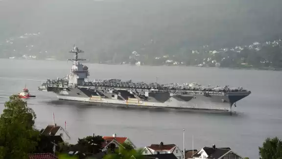 Aunque no se ha especificado la ubicación exacta del portaaviones, su despliegue  incrementa las especulaciones sobre una posible operación militar en Venezuela