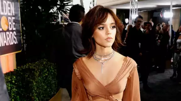Jenna Ortega lució un look completamente distinto al de "Merlina" Jenna Ortega lució un look completamente distinto al de "Merlina"