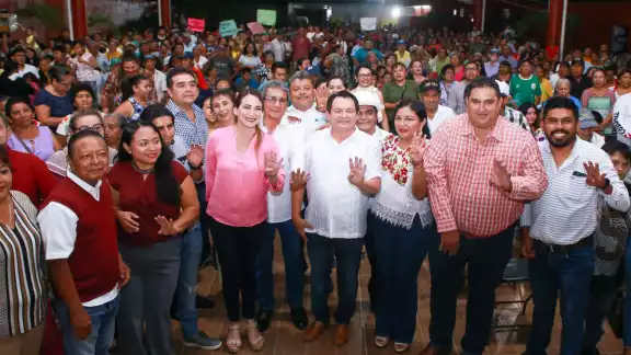 En su intervención, Sara Barroso, consejera estatal de Morena, enfatizó que Huacho Díaz Mena está logrando la unidad En su intervención, Sara Barroso, consejera estatal de Morena, enfatizó que Huacho Díaz Mena está logrando la unidad