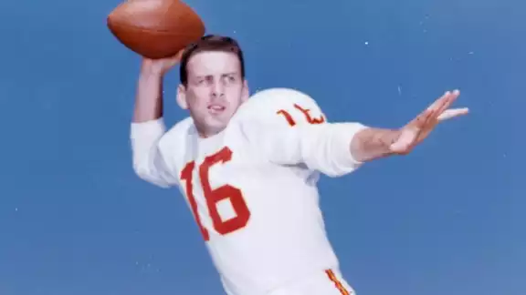 Len Dawson, estandarte de los Kansas City Chiefs Len Dawson, estandarte de los Kansas City Chiefs