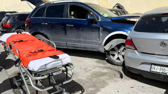 Personal del departamento de tránsito de Cancún se encargó de realizar el peritaje Personal del departamento de tránsito de Cancún se encargó de realizar el peritaje
