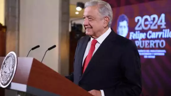 Andrés Manuel López Obrador pidio al INE a investigar la guerra sucia en su contra a través de la campaña en redes sociales con la etiqueta #Narcopresidente Andrés Manuel López Obrador pidio al INE a investigar la guerra sucia en su contra a través de la campaña en redes sociales con la etiqueta #Narcopresidente