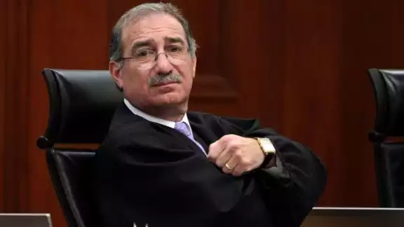 Andrés Manuel López Obrador señaló este miércoles, que “se justifica” que los legisladores de Morena impulsen un juicio político en contra del ministro Alberto Pérez Dayán
