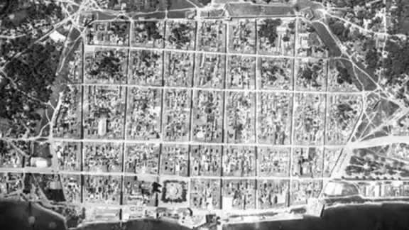 Las obras para construir el recinto amurallado se concluyeron en julio de 1704 Las obras para construir el recinto amurallado se concluyeron en julio de 1704