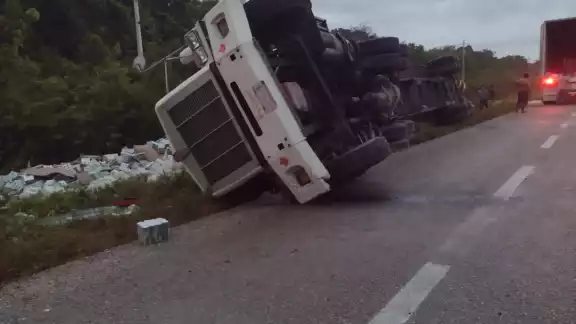 En el accidente solo se reportaron daños materiales En el accidente solo se reportaron daños materiales