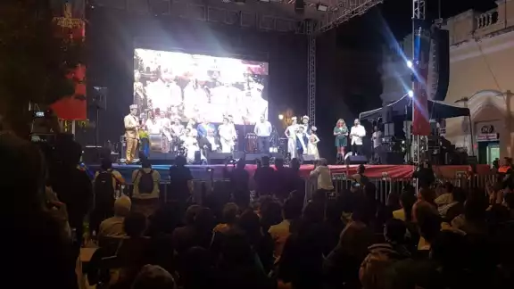 Así se vive la Quema del Mal Humor en Mérida Así se vive la Quema del Mal Humor en Mérida