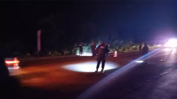 Los uniformados de la Secretaría de Seguridad Pública cerraron la carretera parcialmente durante unas horas Los uniformados de la Secretaría de Seguridad Pública cerraron la carretera parcialmente durante unas horas