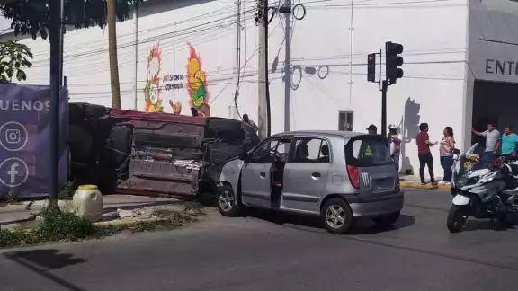 A pesar de lo aparatoso no se registró algún lesionado. A pesar de lo aparatoso no se registró algún lesionado.