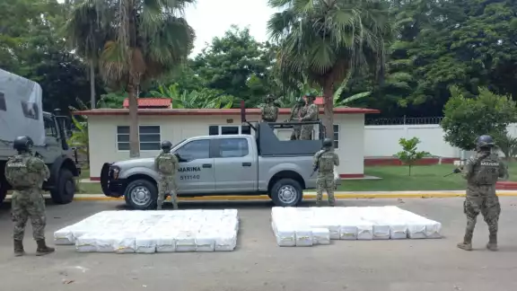 Marina decomisa mil 800 kilogramos de droga en Bacalar Marina decomisa mil 800 kilogramos de droga en Bacalar