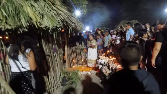 Así se vivió el concurso de altares de Hanal Pixán en Peto, Yucatán Así se vivió el concurso de altares de Hanal Pixán en Peto, Yucatán