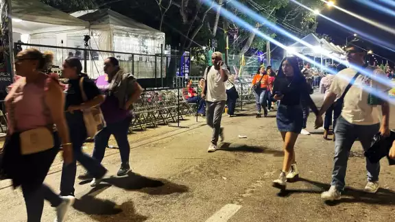 Familias apenas llegan al primer día de actividades en Xmatkuil Familias apenas llegan al primer día de actividades en Xmatkuil