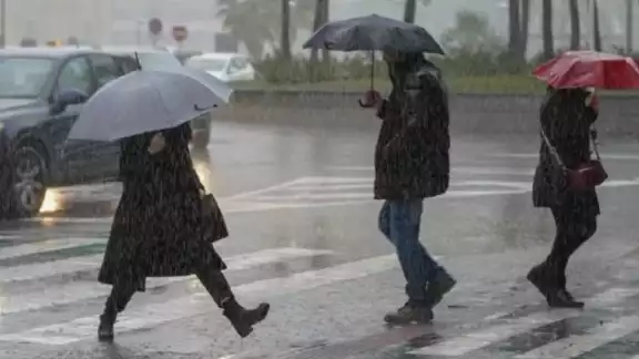 El Sistema Meteorológico Nacional (SMN) informó que un sistema anticiclónico mantendrá durante el día un ambiente cálido y baja probabilidad de lluvia sobre la República Mexicana El Sistema Meteorológico Nacional (SMN) informó que un sistema anticiclónico mantendrá durante el día un ambiente cálido y baja probabilidad de lluvia sobre la República Mexicana