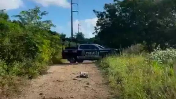 Al lugar llegaron elementos de la Policía de Cancún Al lugar llegaron elementos de la Policía de Cancún