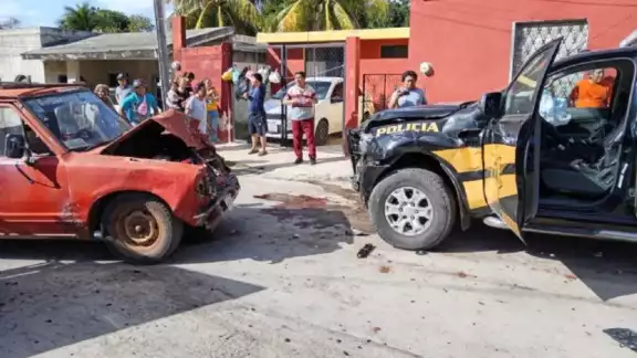 Elementos de la SSP Yucatán de la zona de Maxcanú perseguían a un auto desde Halachó y terminaron en Calkiní, Campeche Elementos de la SSP Yucatán de la zona de Maxcanú perseguían a un auto desde Halachó y terminaron en Calkiní, Campeche