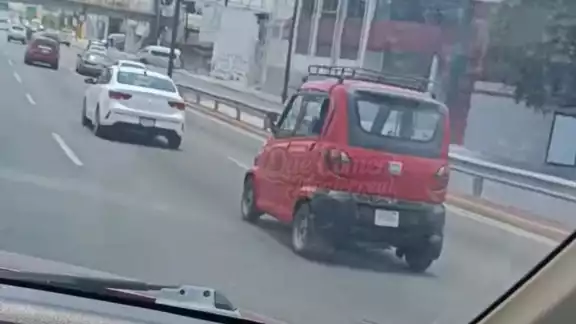 Captan presunto carro chino eléctrico circulando en Monterrey Captan presunto carro chino eléctrico circulando en Monterrey