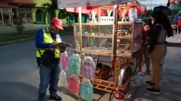 Provocan una serie de daños a los menores de edad. Provocan una serie de daños a los menores de edad.