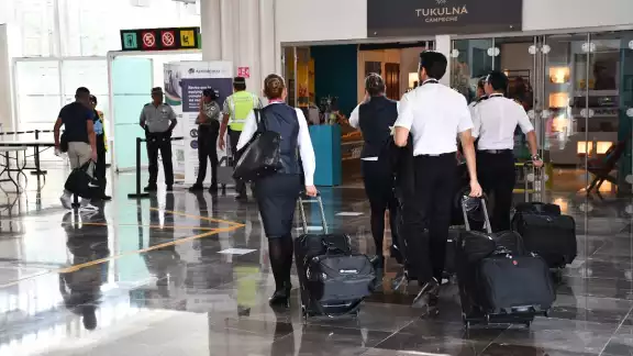 Actualmente, los campechanos ven caro el costo del vuelo hacia la CDMX Actualmente, los campechanos ven caro el costo del vuelo hacia la CDMX