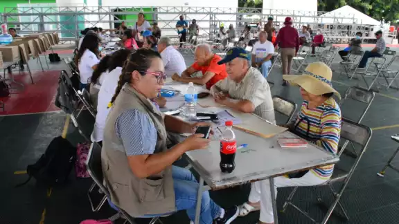 Los pagos se adelantarán para que durante el tiempo de campaña no se prestará a ninguna interpretación Los pagos se adelantarán para que durante el tiempo de campaña no se prestará a ninguna interpretación