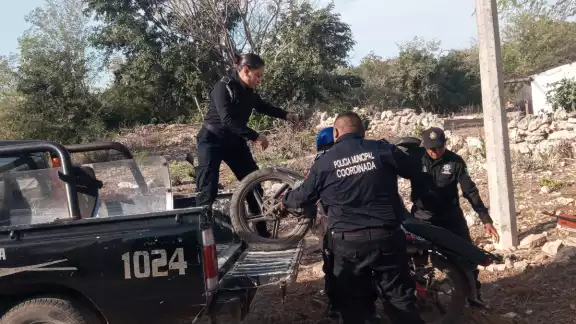 Al lugar de los hechos arribó la ambulancia 7303 de la Comisión Nacional de Emergencia Al lugar de los hechos arribó la ambulancia 7303 de la Comisión Nacional de Emergencia
