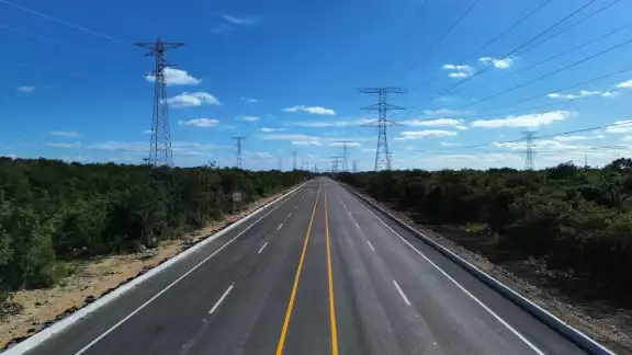 Así se ve la Avenida Chac Mool en Cancún Así se ve la Avenida Chac Mool en Cancún