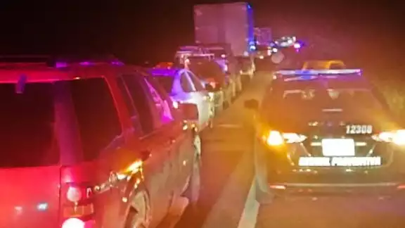 Las cajas con mercancía fueron rapiñadas pese a la presencia de la Guardia Nacional