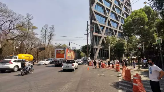 En caso de no respetar las restricciones del Hoy No Circula la multa es de mil 737 a dos mil 606 pesos, tanto en la CDMX y el Edomex