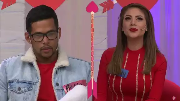 Alfredo Adame vuelve a dar de qué hablar luego de verse involucrado con una bella mujer, pues en días recientes se filtraron unas imágenes donde aparece muy bien acompañado Alfredo Adame vuelve a dar de qué hablar luego de verse involucrado con una bella mujer, pues en días recientes se filtraron unas imágenes donde aparece muy bien acompañado