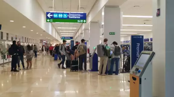 Por la tarde están previstos nueve a la Ciudad de México y tres más a Miami, Querétaro y Monterrey Por la tarde están previstos nueve a la Ciudad de México y tres más a Miami, Querétaro y Monterrey