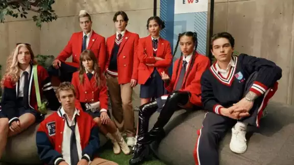 La nueva adaptación de la exitosa telenovela Rebelde llegará a Netflix adaptada a una serie, cuyos protagonistas serán Andrea Chaparro y Sergio Mayer Mori La nueva adaptación de la exitosa telenovela Rebelde llegará a Netflix adaptada a una serie, cuyos protagonistas serán Andrea Chaparro y Sergio Mayer Mori