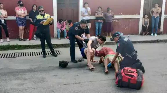 Al lugar se presentaron varias unidades de la Policía Municipal, para tomar conocimiento del hecho y para el deslinde de responsabilidades Al lugar se presentaron varias unidades de la Policía Municipal, para tomar conocimiento del hecho y para el deslinde de responsabilidades